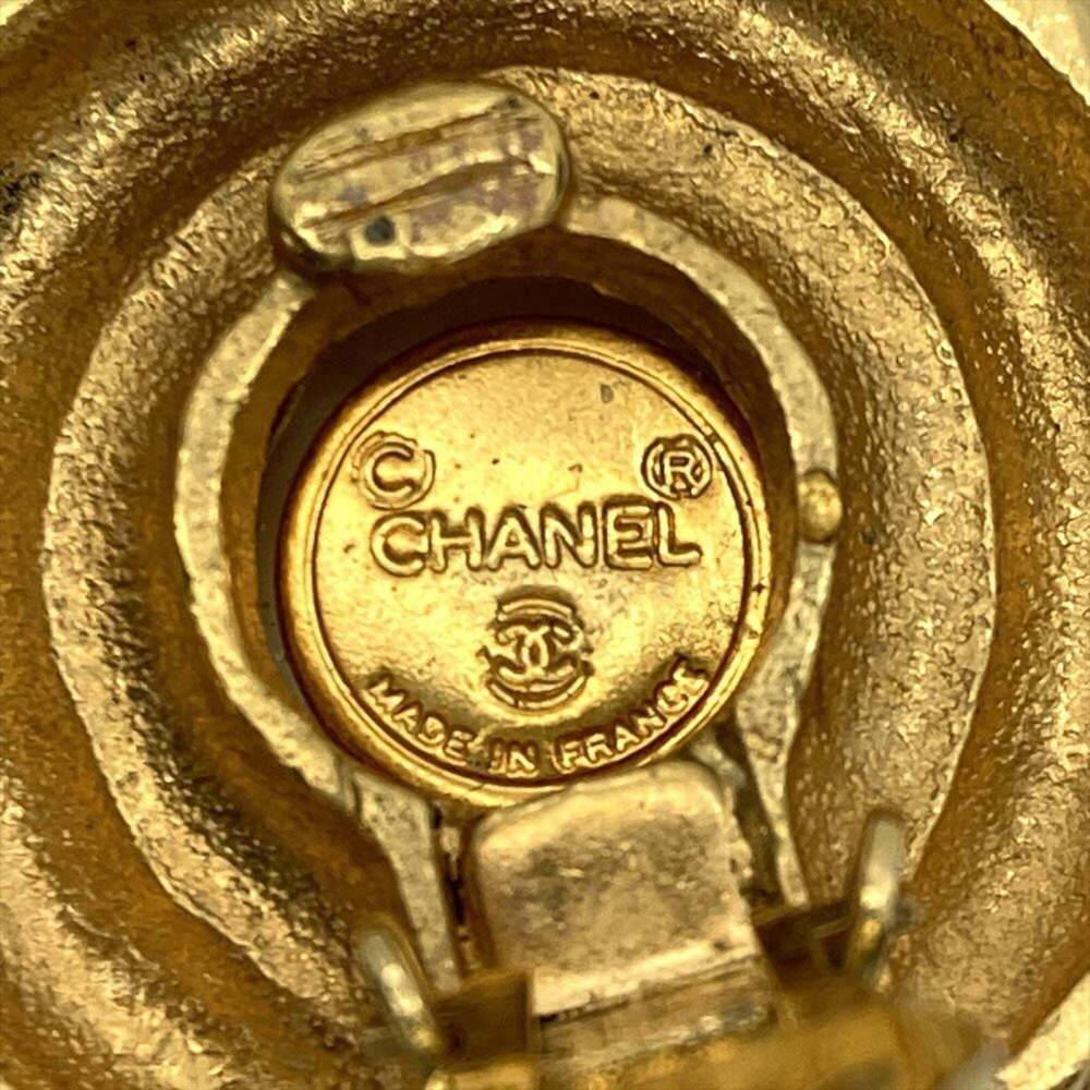 CHANEL Gold Pearl Earrings - Picture 7 of 7